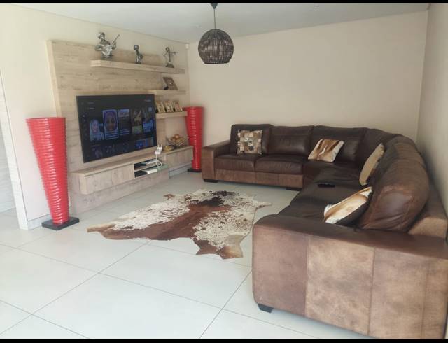 4 BEDROOM HOUSE FOR SALE IN WALDRIFT